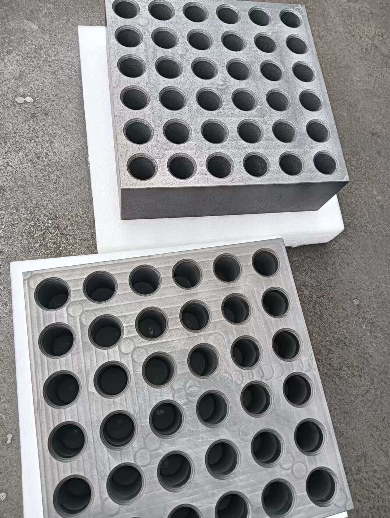 high purity isostatic graphite rods blocks rounds blocks material manufacturer factory China (3)