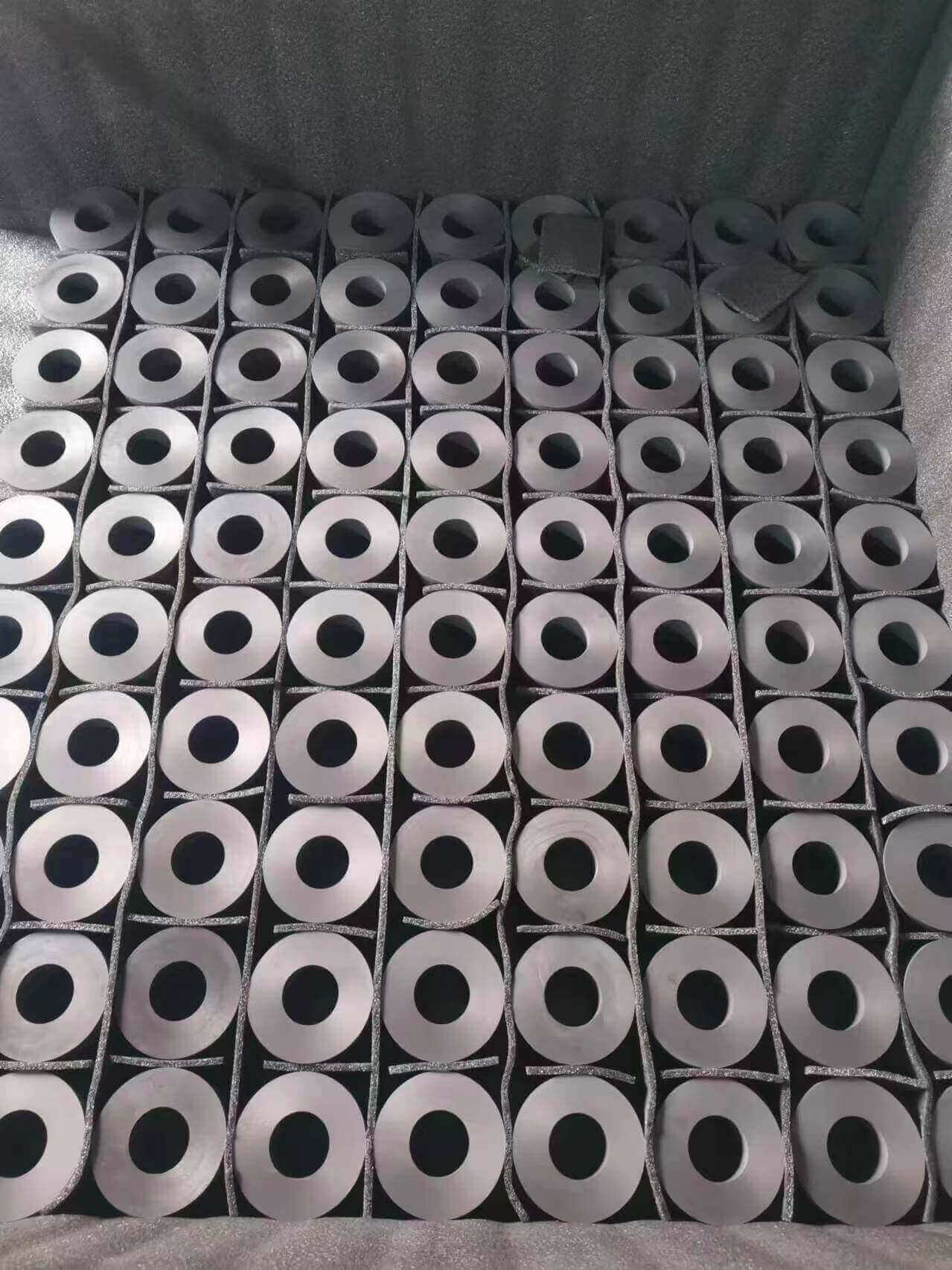 high purity isostatic graphite rods blocks rounds blocks material manufacturer factory China (5)